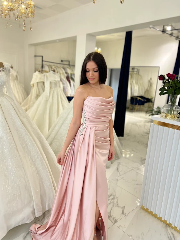 Eleganter Look im Showroom von ASR-I NAZENDE
